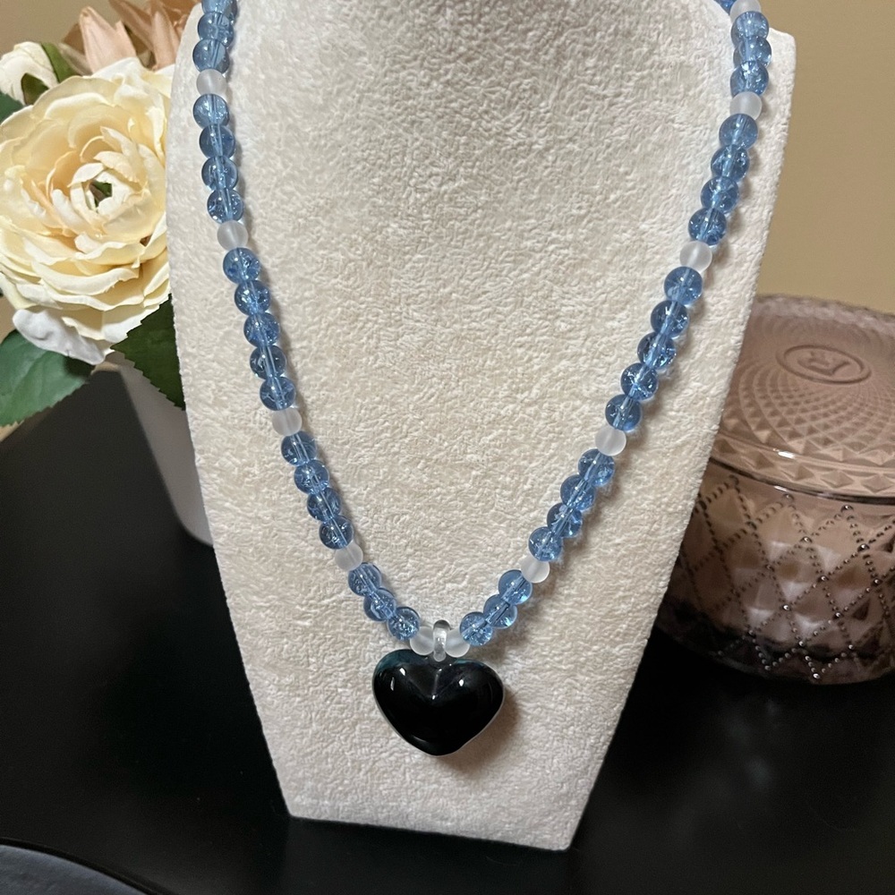 Vintage Blue & White Beaded Heart Necklace Reversible Black - Picture 8 of 8